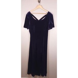 Vintage Women's Maxi Dress Y2K 90's Witchy Whimsigoth Purple Velvet Size 10